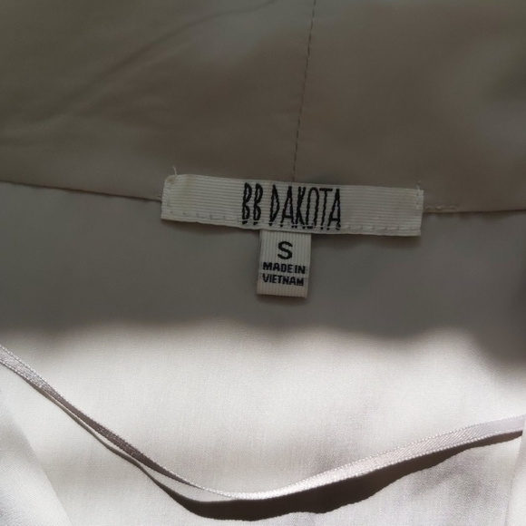 3/$50 BB Dakota Colour Block Cardigan - Picture 3 of 4